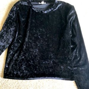Black long sleeve velour size large